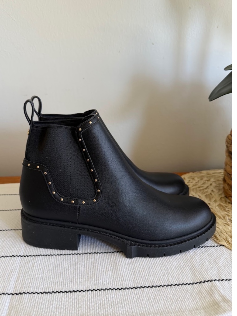 Coach Lory Black Leather Bootie Stud Detail Slip On Ankle Boot Size 8